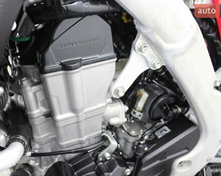 Красный Хонда CRF 450R, объемом двигателя 0.45 л и пробегом 3 тыс. км за 9200 $, фото 23 на Automoto.ua