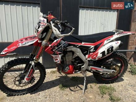 Хонда CRF 450R 2014 в Хусте на Automoto.ua Хонда CRF 450R, объемом двигателя 0 л и пробегом 6 тыс. км за 3000 $, фото 1 на Automoto.ua