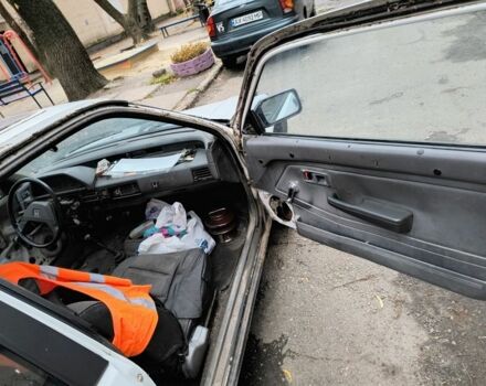 Белый Хонда Цивик, объемом двигателя 1.3 л и пробегом 300 тыс. км за 619 $, фото 4 на Automoto.ua