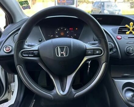 Белый Хонда Цивик, объемом двигателя 1.3 л и пробегом 227 тыс. км за 7000 $, фото 7 на Automoto.ua