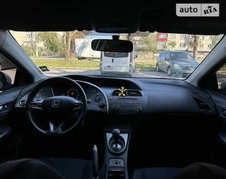 Белый Хонда Цивик, объемом двигателя 1.3 л и пробегом 227 тыс. км за 7000 $, фото 6 на Automoto.ua