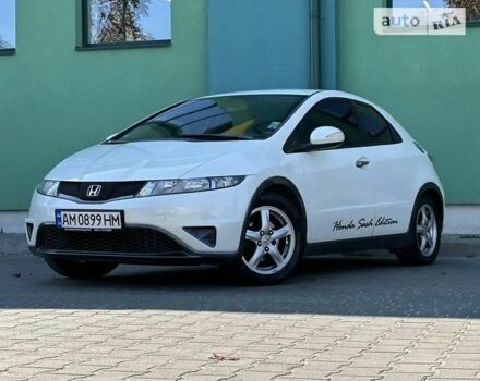 Белый Хонда Цивик, объемом двигателя 1.3 л и пробегом 227 тыс. км за 7000 $, фото 5 на Automoto.ua
