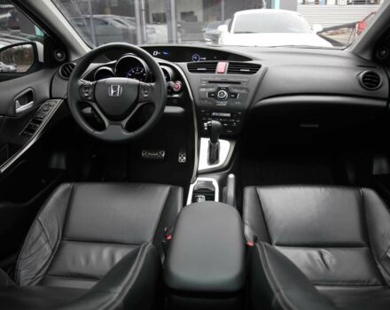 Белый Хонда Цивик, объемом двигателя 1.8 л и пробегом 155 тыс. км за 10999 $, фото 12 на Automoto.ua