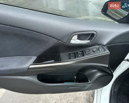 Белый Хонда Цивик, объемом двигателя 2.2 л и пробегом 240 тыс. км за 10200 $, фото 12 на Automoto.ua