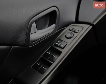 Белый Хонда Цивик, объемом двигателя 1.8 л и пробегом 155 тыс. км за 10999 $, фото 22 на Automoto.ua