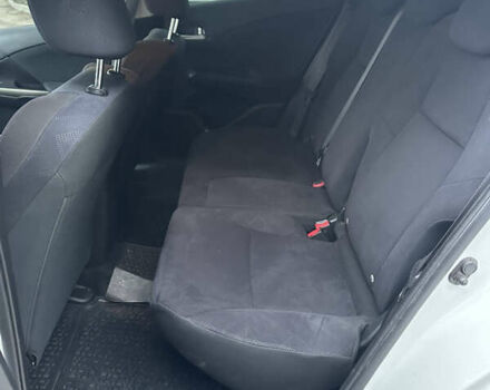 Белый Хонда Цивик, объемом двигателя 2.2 л и пробегом 240 тыс. км за 10200 $, фото 9 на Automoto.ua