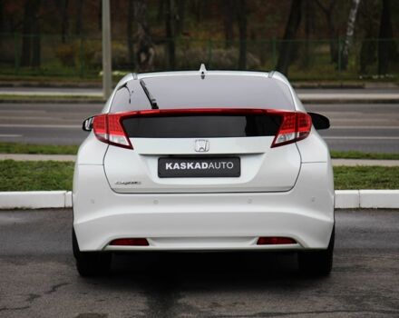 Белый Хонда Цивик, объемом двигателя 1.8 л и пробегом 155 тыс. км за 10999 $, фото 5 на Automoto.ua