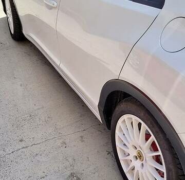 Белый Хонда Цивик, объемом двигателя 2.2 л и пробегом 185 тыс. км за 8700 $, фото 1 на Automoto.ua