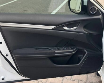 Хонда Цивик 2016 в Киеве на Automoto.ua Белый Хонда Цивик, объемом двигателя 2 л и пробегом 153 тыс. км за 12950 $, фото 10 на Automoto.ua