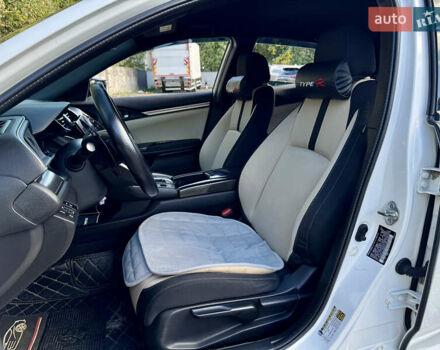 Белый Хонда Цивик, объемом двигателя 1.5 л и пробегом 134 тыс. км за 16490 $, фото 11 на Automoto.ua