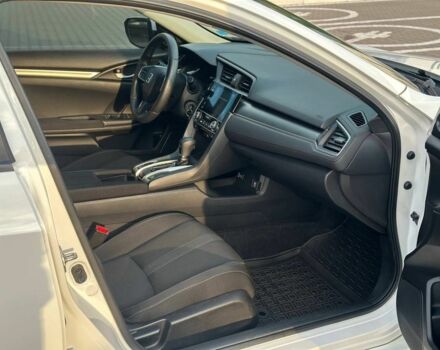 Хонда Цивик 2016 в Киеве на Automoto.ua Белый Хонда Цивик, объемом двигателя 2 л и пробегом 153 тыс. км за 12950 $, фото 12 на Automoto.ua