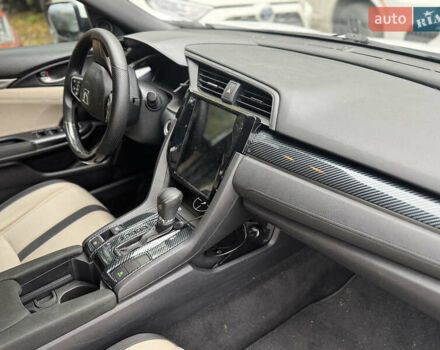 Белый Хонда Цивик, объемом двигателя 1.5 л и пробегом 180 тыс. км за 15500 $, фото 9 на Automoto.ua