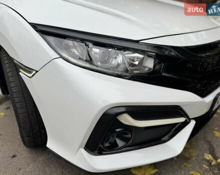 Белый Хонда Цивик, объемом двигателя 1.5 л и пробегом 180 тыс. км за 15500 $, фото 16 на Automoto.ua