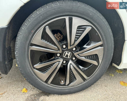 Белый Хонда Цивик, объемом двигателя 1.5 л и пробегом 180 тыс. км за 15500 $, фото 23 на Automoto.ua