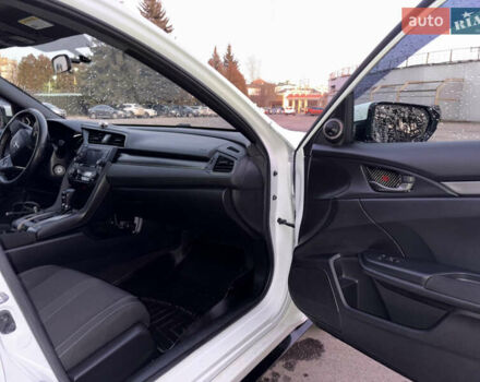 Белый Хонда Цивик, объемом двигателя 1.5 л и пробегом 154 тыс. км за 14300 $, фото 23 на Automoto.ua