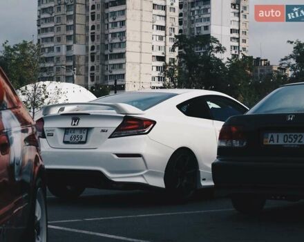 Белый Хонда Цивик, объемом двигателя 2.4 л и пробегом 185 тыс. км за 22000 $, фото 4 на Automoto.ua