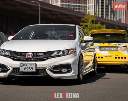 Белый Хонда Цивик, объемом двигателя 2.4 л и пробегом 185 тыс. км за 22000 $, фото 5 на Automoto.ua