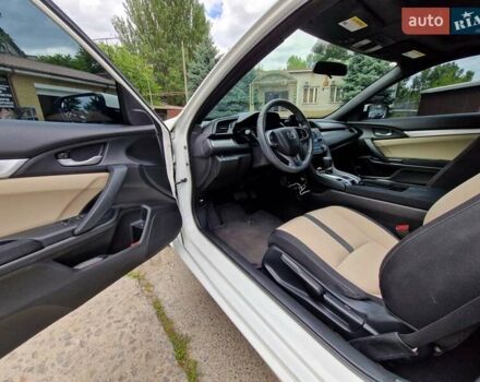 Белый Хонда Цивик, объемом двигателя 2 л и пробегом 70 тыс. км за 13500 $, фото 12 на Automoto.ua