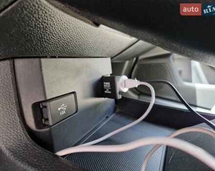 Белый Хонда Цивик, объемом двигателя 2 л и пробегом 70 тыс. км за 13500 $, фото 18 на Automoto.ua