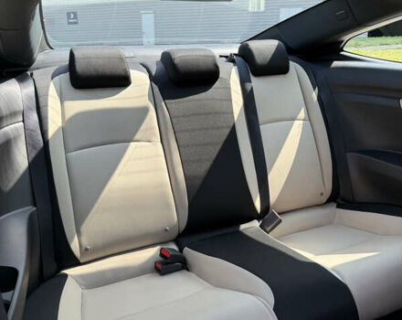 Белый Хонда Цивик, объемом двигателя 2 л и пробегом 173 тыс. км за 14500 $, фото 18 на Automoto.ua