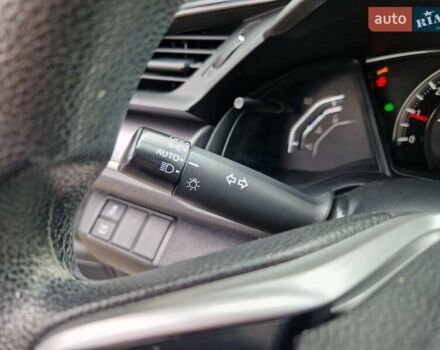 Белый Хонда Цивик, объемом двигателя 2 л и пробегом 70 тыс. км за 13500 $, фото 25 на Automoto.ua