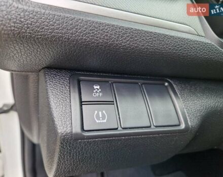 Белый Хонда Цивик, объемом двигателя 2 л и пробегом 70 тыс. км за 13500 $, фото 26 на Automoto.ua