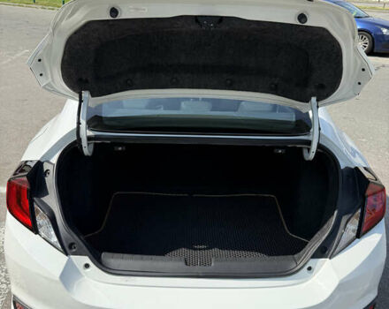 Белый Хонда Цивик, объемом двигателя 2 л и пробегом 173 тыс. км за 14500 $, фото 6 на Automoto.ua