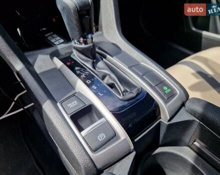 Белый Хонда Цивик, объемом двигателя 2 л и пробегом 70 тыс. км за 13500 $, фото 17 на Automoto.ua