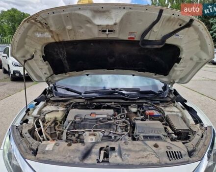 Белый Хонда Цивик, объемом двигателя 2 л и пробегом 70 тыс. км за 13500 $, фото 29 на Automoto.ua