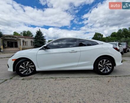 Белый Хонда Цивик, объемом двигателя 2 л и пробегом 70 тыс. км за 13500 $, фото 6 на Automoto.ua
