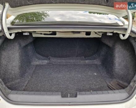 Белый Хонда Цивик, объемом двигателя 2 л и пробегом 70 тыс. км за 13500 $, фото 23 на Automoto.ua