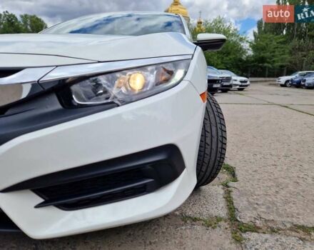 Белый Хонда Цивик, объемом двигателя 2 л и пробегом 70 тыс. км за 13500 $, фото 8 на Automoto.ua