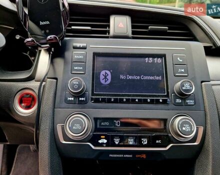 Белый Хонда Цивик, объемом двигателя 2 л и пробегом 70 тыс. км за 13500 $, фото 15 на Automoto.ua