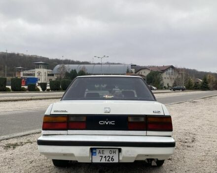 Белый Хонда Цивик, объемом двигателя 1.5 л и пробегом 294 тыс. км за 1100 $, фото 2 на Automoto.ua