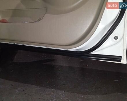 Белый Хонда Цивик, объемом двигателя 1.4 л и пробегом 364 тыс. км за 3000 $, фото 12 на Automoto.ua