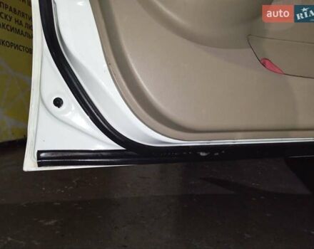 Белый Хонда Цивик, объемом двигателя 1.4 л и пробегом 364 тыс. км за 3000 $, фото 9 на Automoto.ua