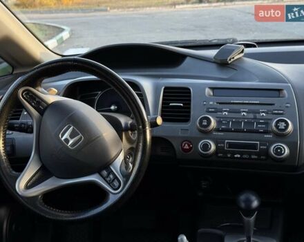 Белый Хонда Цивик, объемом двигателя 1.8 л и пробегом 205 тыс. км за 7200 $, фото 12 на Automoto.ua