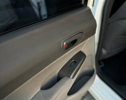 Білий Хонда Сівік, об'ємом двигуна 1.8 л та пробігом 376 тис. км за 5600 $, фото 16 на Automoto.ua