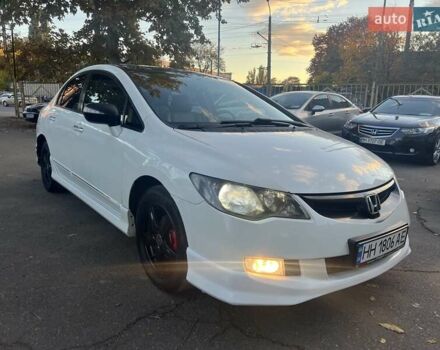 Хонда Цивик 2007 в Одессе на Automoto.ua Белый Хонда Цивик, объемом двигателя 1.34 л и пробегом 227 тыс. км за 5750 $, фото 2 на Automoto.ua