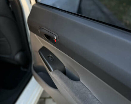 Білий Хонда Сівік, об'ємом двигуна 1.8 л та пробігом 376 тис. км за 5600 $, фото 18 на Automoto.ua