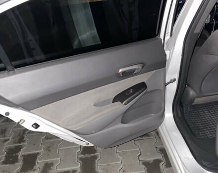 Білий Хонда Сівік, об'ємом двигуна 1.3 л та пробігом 315 тис. км за 4400 $, фото 10 на Automoto.ua