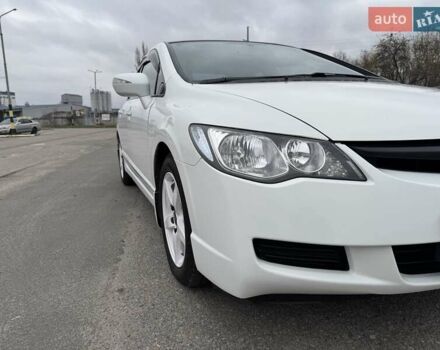 Белый Хонда Цивик, объемом двигателя 1.8 л и пробегом 236 тыс. км за 7000 $, фото 11 на Automoto.ua