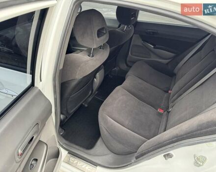 Белый Хонда Цивик, объемом двигателя 1.8 л и пробегом 236 тыс. км за 7000 $, фото 33 на Automoto.ua