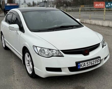 Белый Хонда Цивик, объемом двигателя 1.8 л и пробегом 236 тыс. км за 7000 $, фото 2 на Automoto.ua