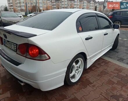 Белый Хонда Цивик, объемом двигателя 1.8 л и пробегом 250 тыс. км за 6800 $, фото 8 на Automoto.ua