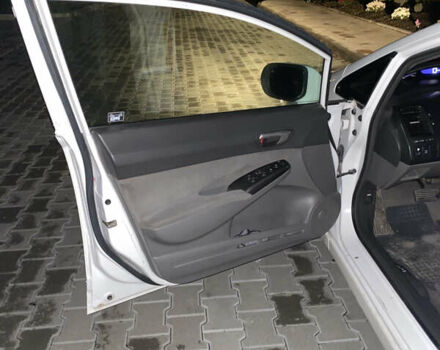 Білий Хонда Сівік, об'ємом двигуна 1.3 л та пробігом 315 тис. км за 4400 $, фото 9 на Automoto.ua