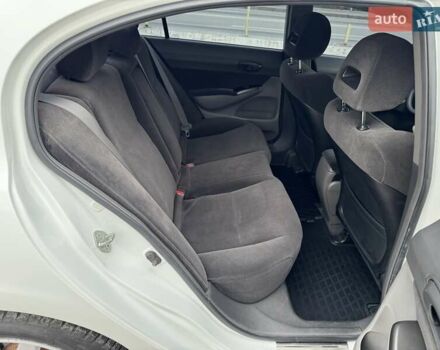 Белый Хонда Цивик, объемом двигателя 1.8 л и пробегом 236 тыс. км за 7000 $, фото 29 на Automoto.ua