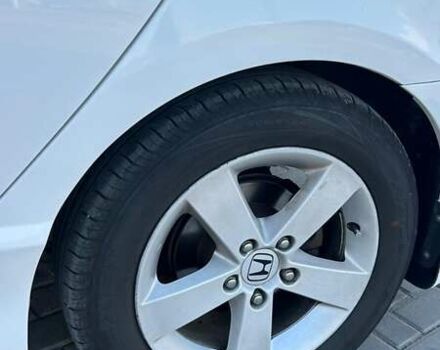 Белый Хонда Цивик, объемом двигателя 1.8 л и пробегом 259 тыс. км за 6300 $, фото 4 на Automoto.ua