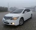 Белый Хонда Цивик, объемом двигателя 1.3 л и пробегом 300 тыс. км за 4850 $, фото 1 на Automoto.ua