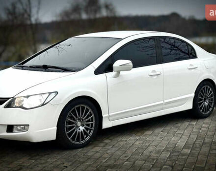 Белый Хонда Цивик, объемом двигателя 1.8 л и пробегом 283 тыс. км за 6000 $, фото 3 на Automoto.ua